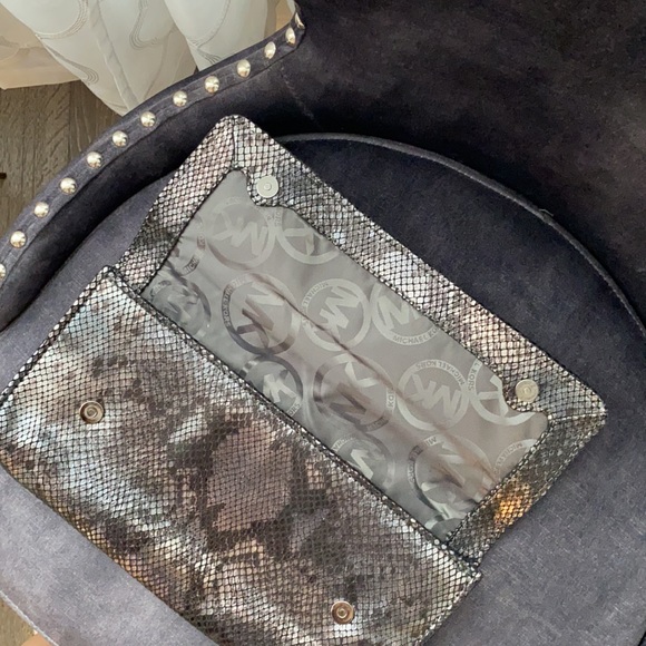 Faux snake skin clutch - Picture 2 of 4